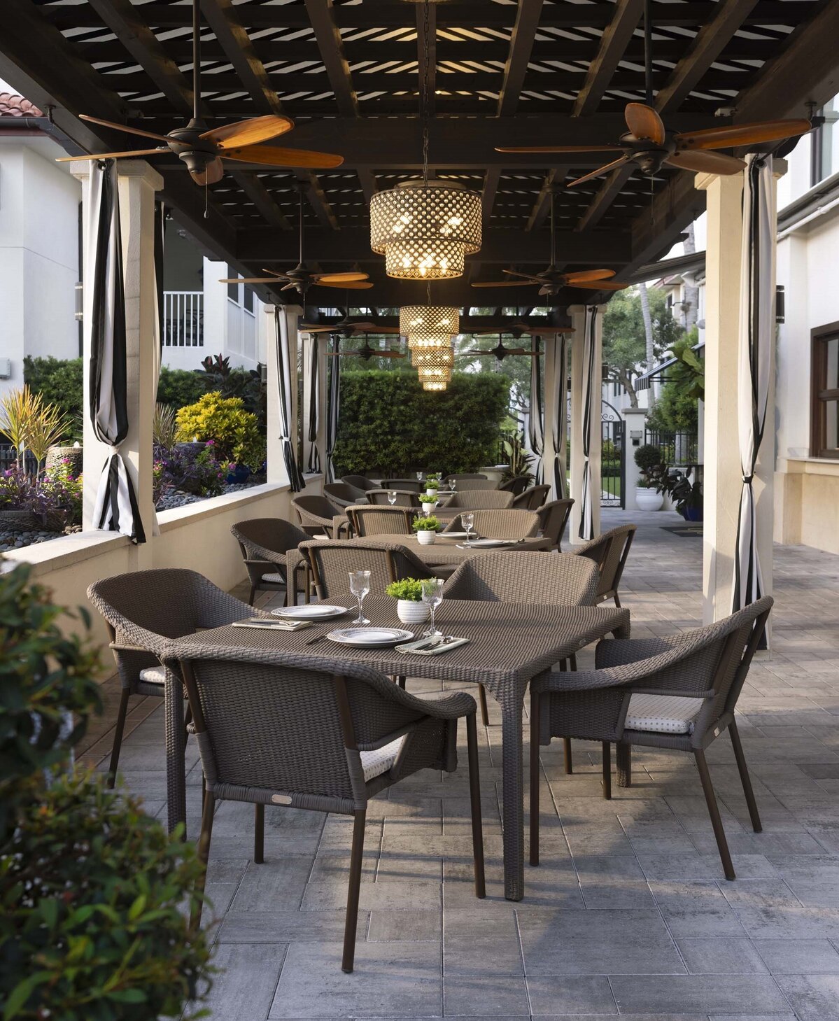 Texacraft country club outdoor furniture setting